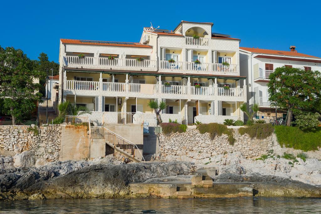 Superb Beachfront Luxury Seaview With Private Beach Milna  Buitenkant foto