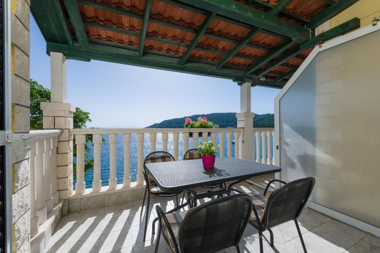 Superb Beachfront Luxury Seaview With Private Beach Milna  Buitenkant foto